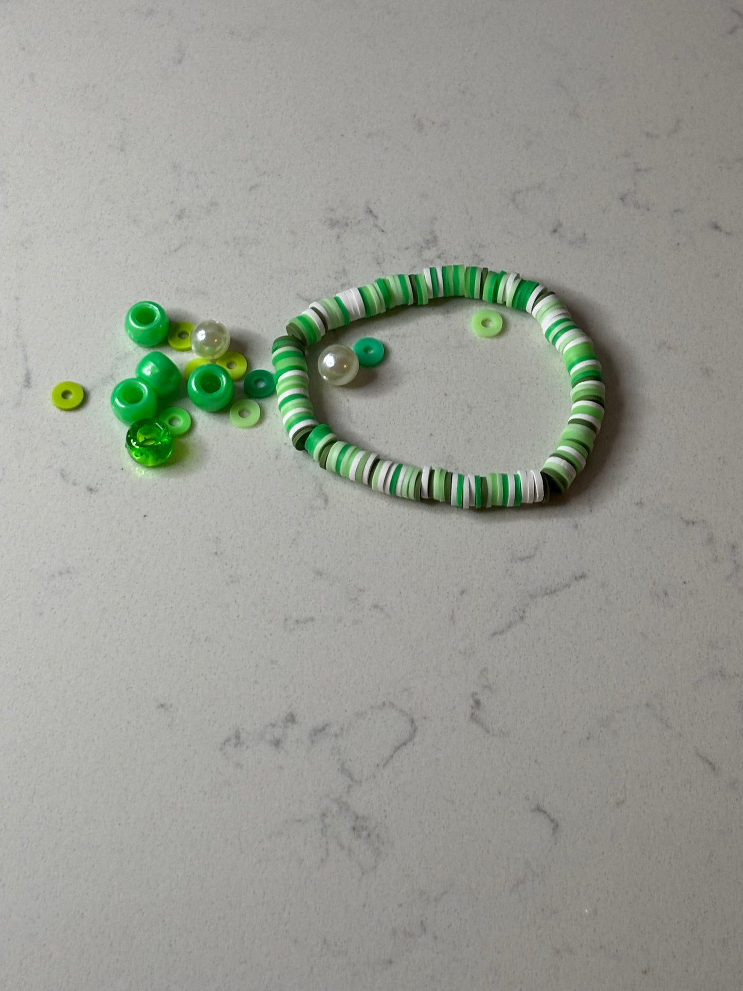 Green bead confetti